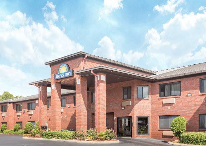 Days inn by wyndham phenix city near fort benning