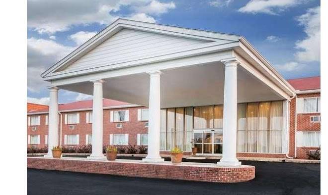 Super 8 By Wyndham Phenix City Image