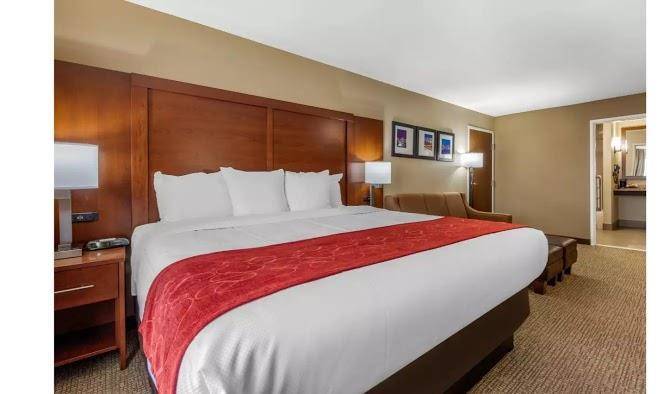 Comfort suites pelham hoover i 65
