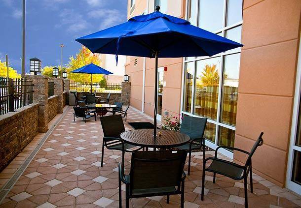 Fairfield inn & suites by marriott birmingham pelham i 65
