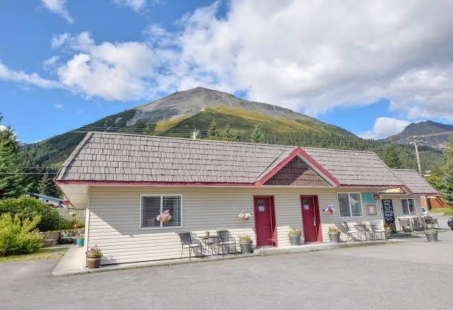 Trailhead lodging
