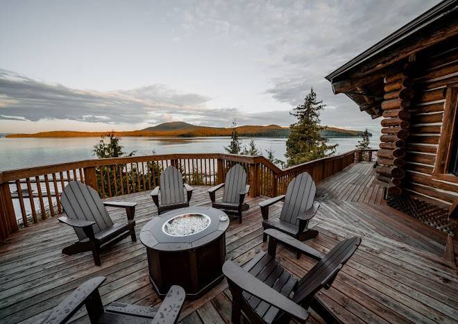 Salmon falls resort