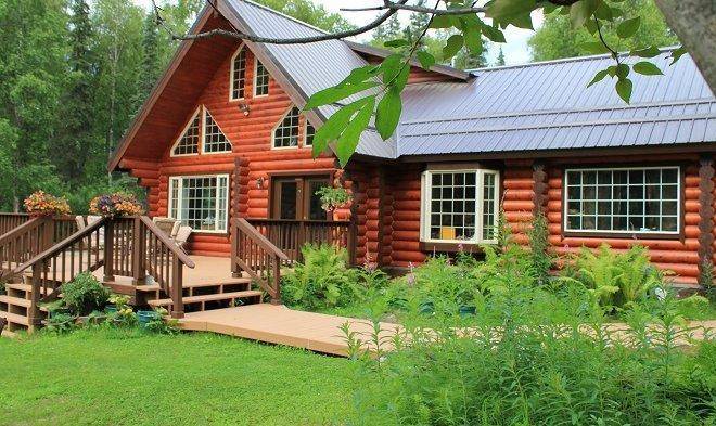 Meandering moose lodging