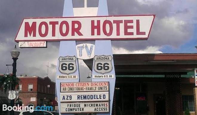 Arizona 9 motor hotel