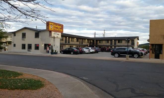 Budget host inn williams