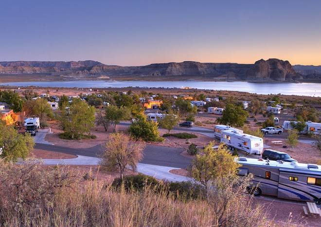 Lake powell resorts & marinas