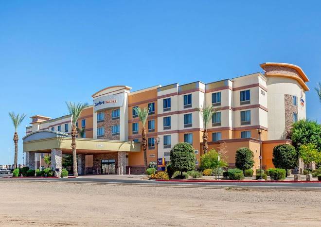 Comfort suites glendale state farm stadium area