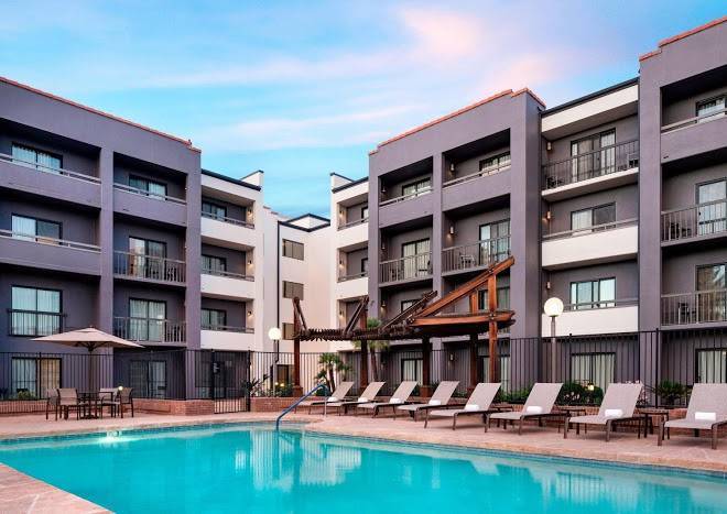 Courtyard by marriott phoenix airport