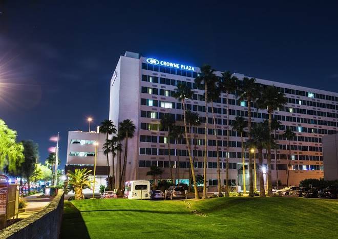 Crowne plaza phoenix airport