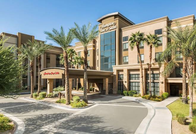 Hampton inn & suites phoenix glendale westgate