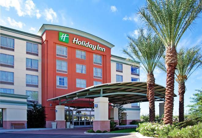 Holiday inn & suites phoenix airport