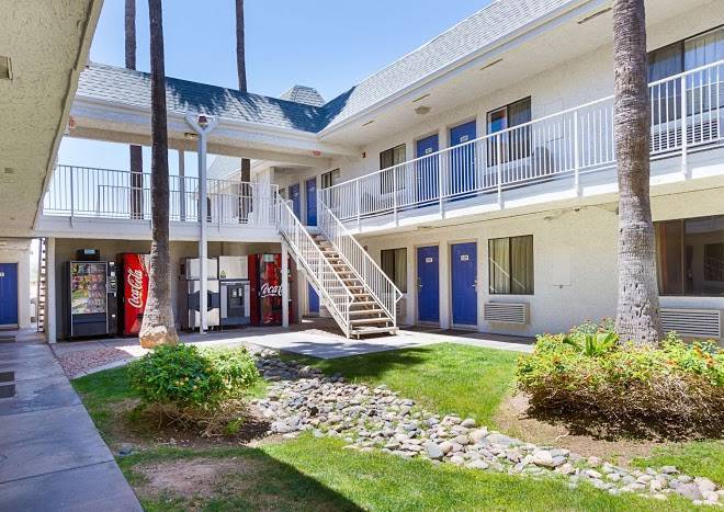Motel 6 mesa az south