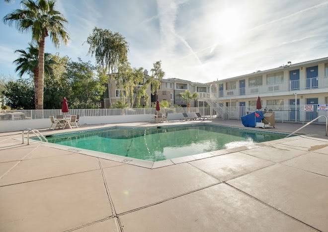 Motel 6 phoenix az east