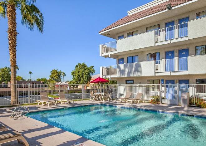 Motel 6 phoenix az west