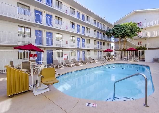 Motel 6 phoenix northern avenue
