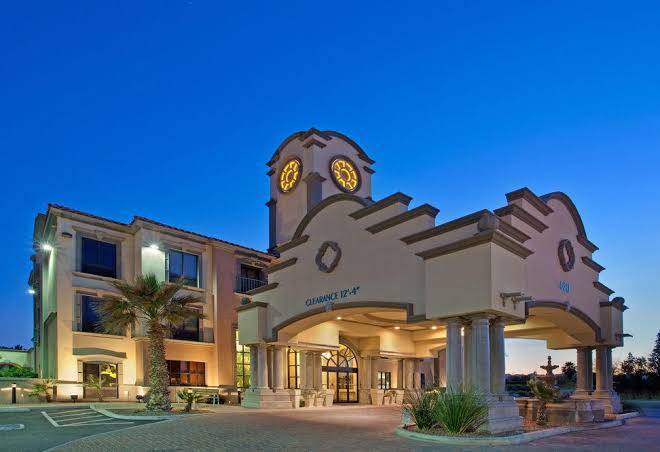 Holiday Inn Express & Suites Tucson Mall Image