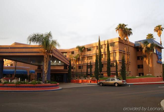 Ramada by Wyndham Viscount Suites Tucson East