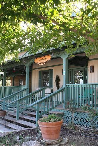 Amado territory inn