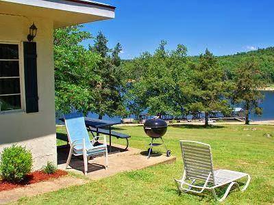 Hand cove resort