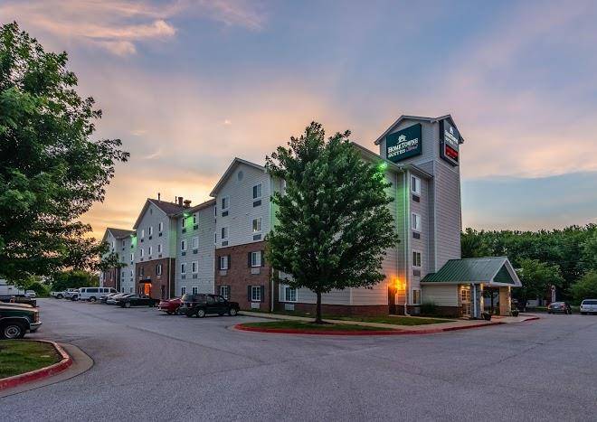 Hometowne studios & suites bentonville