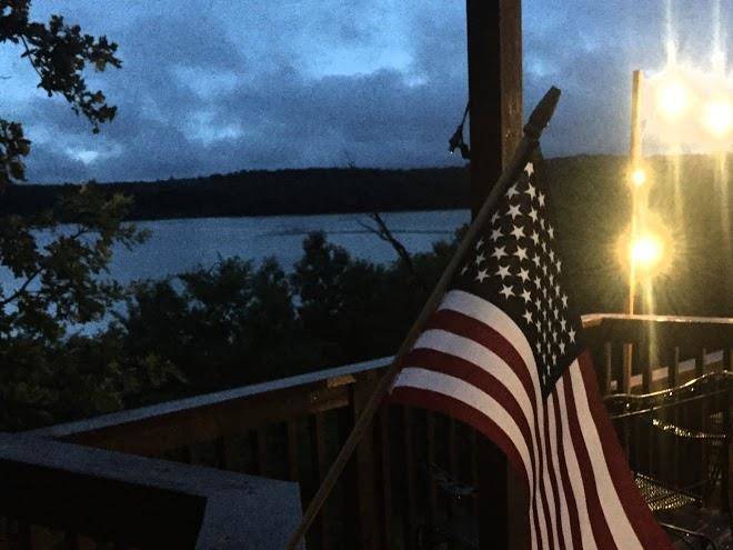 Sunset On The Shoals Lake Resort Image