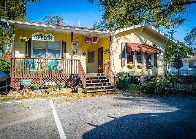 Sherwood Court Image