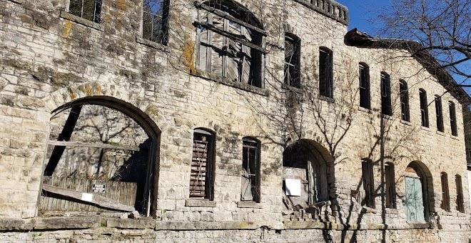The brownstone inn
