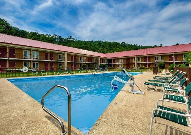 Red roof inn hot springs