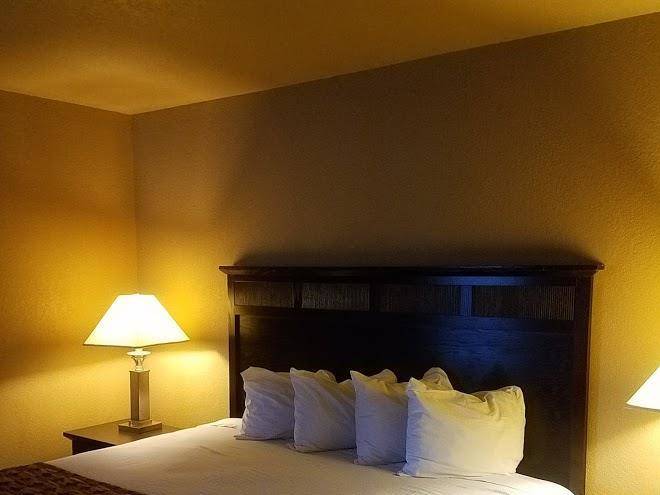 Fortune Inn & Suites Image