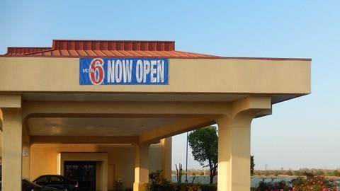 Motel 6 pine bluff ar