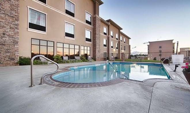 Best western plus texarkana inn & suites