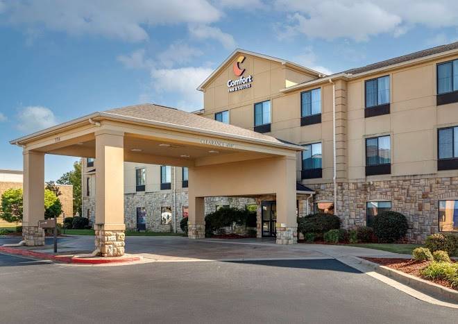 Comfort inn & suites russellville i 40