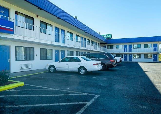Motel 6 russellville ar
