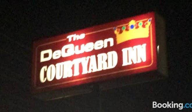 Dequeen courtyard inn