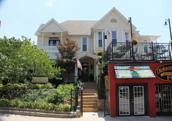 Dickson Street Inn Image