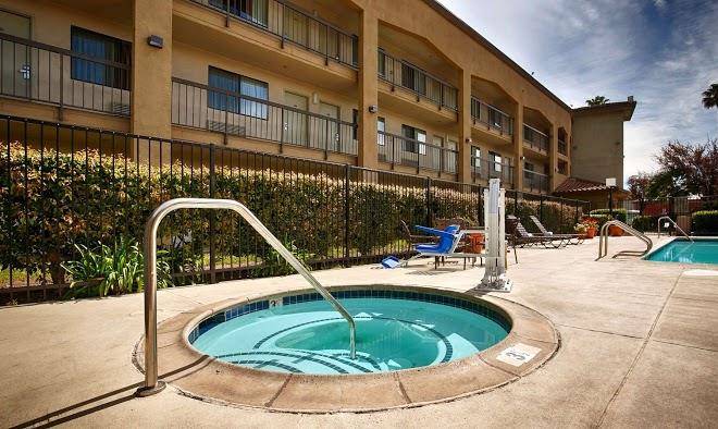 Best western plus pleasanton inn