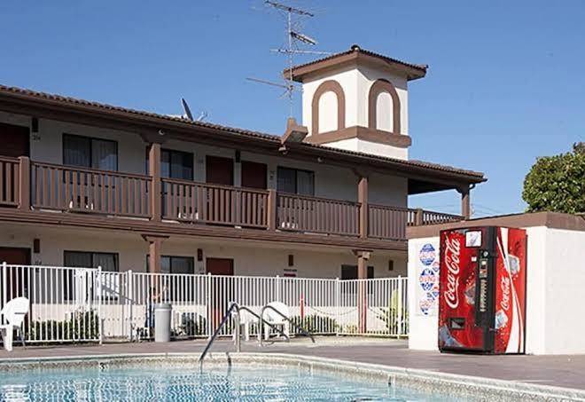 E z 8 motel newark fremont
