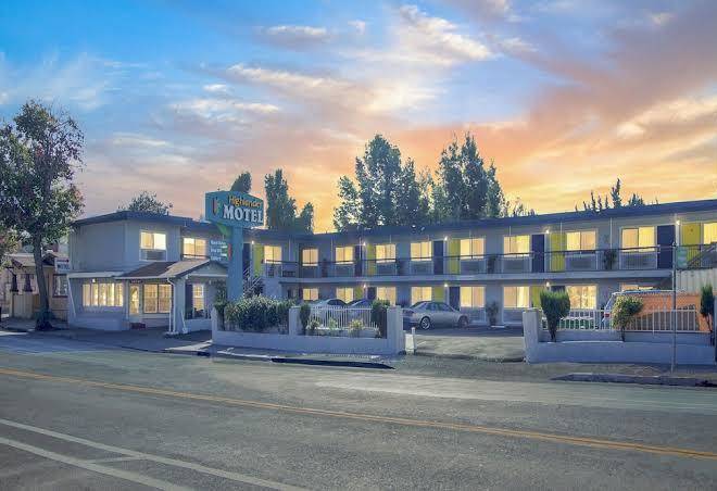 Highlander motel
