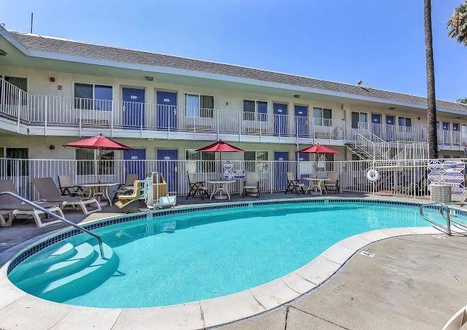 Motel 6 pleasanton ca