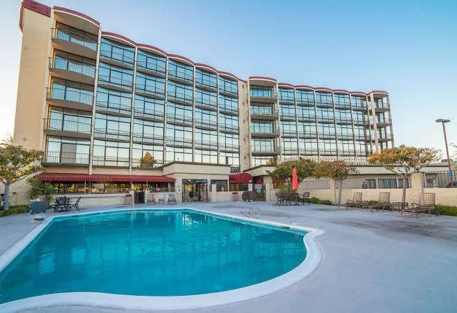 Oakland airport executive hotel