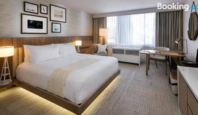 Paseo hotels