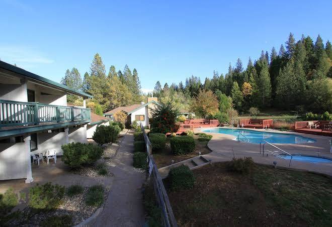 Pioneer inn & suites