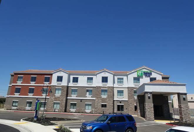 Holiday inn express & suites brentwood