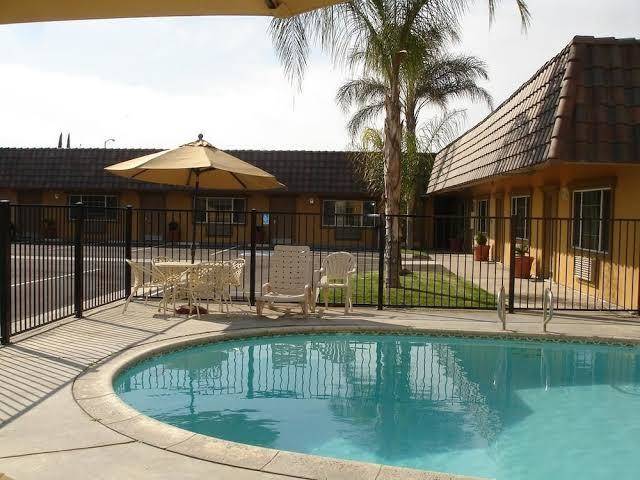 Americas best value inn & suites clovis fresno