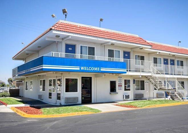 Motel 6 fresno ca blackstone south