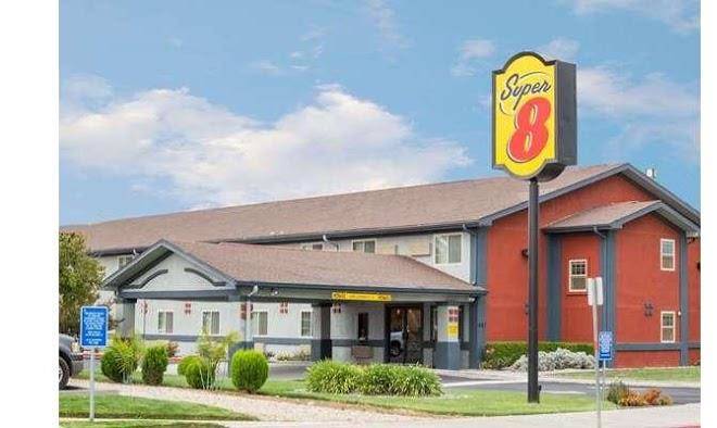 Super 8 by wyndham willows