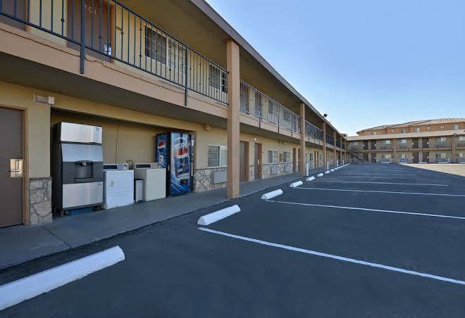 Crown motel