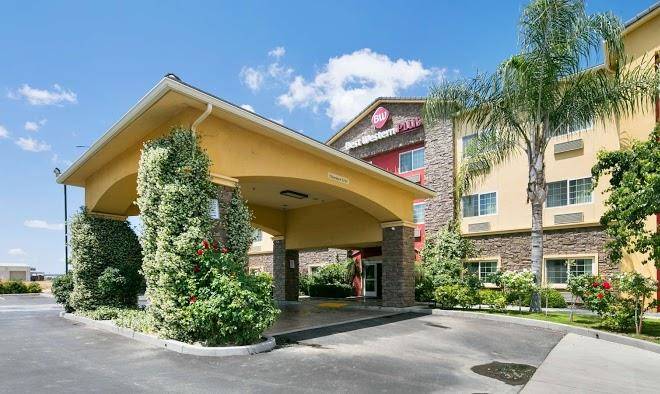 Best Western Plus Wasco Inn & Suites Image