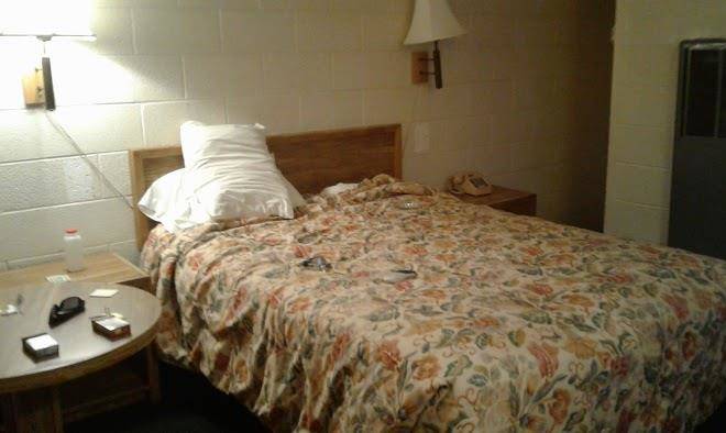 Carl's motel