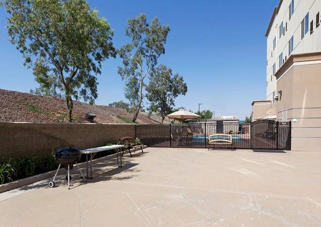 Holiday inn express & suites bakersfield central